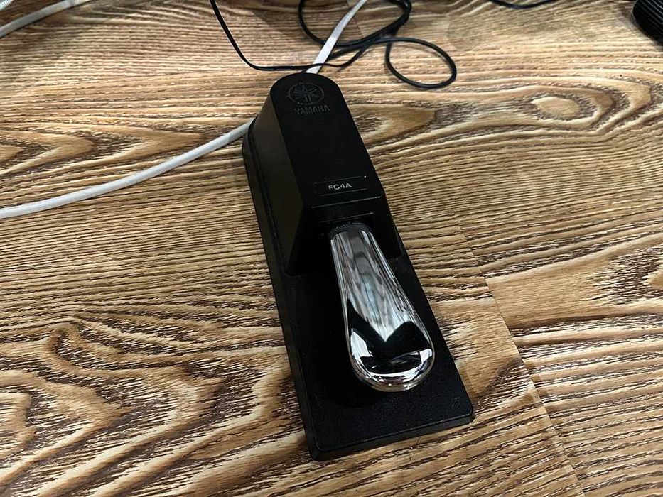 Синтезатор Yamaha PSR-E373