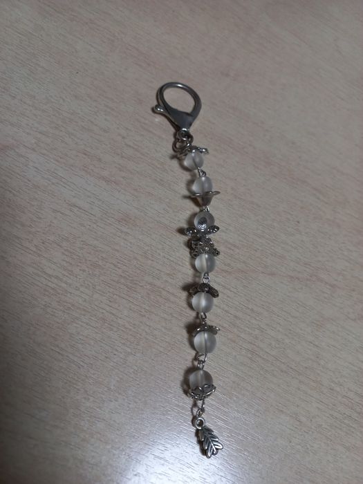 Брелок с цветами ручной работы