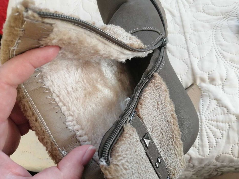 Къси ботуши. Меки и здрави.