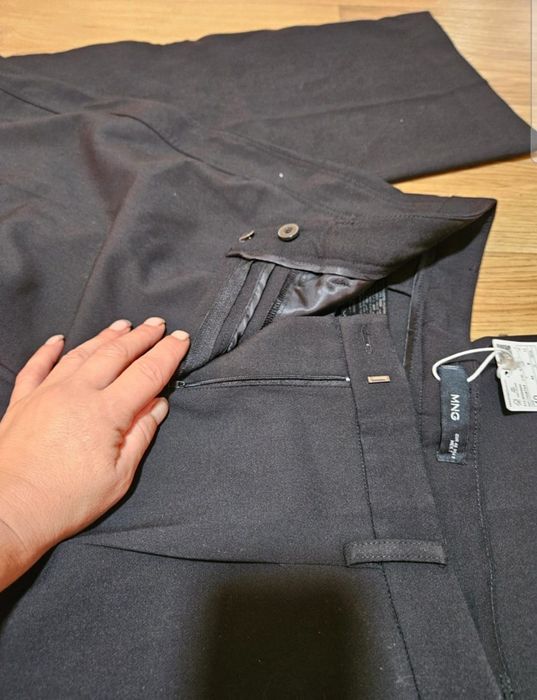 Pantaloni de damă Mango
