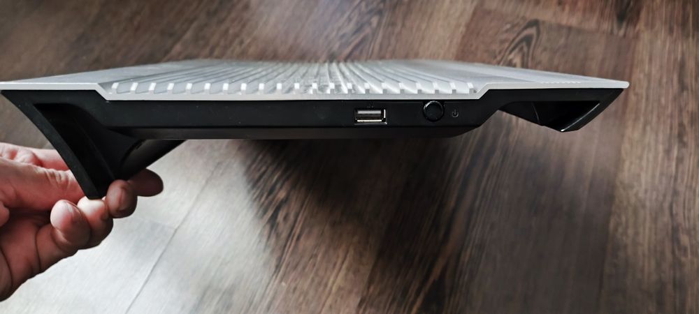 Подставка под ноутбук