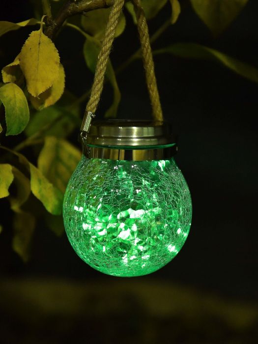 Садовый светильник на солнечных батареях