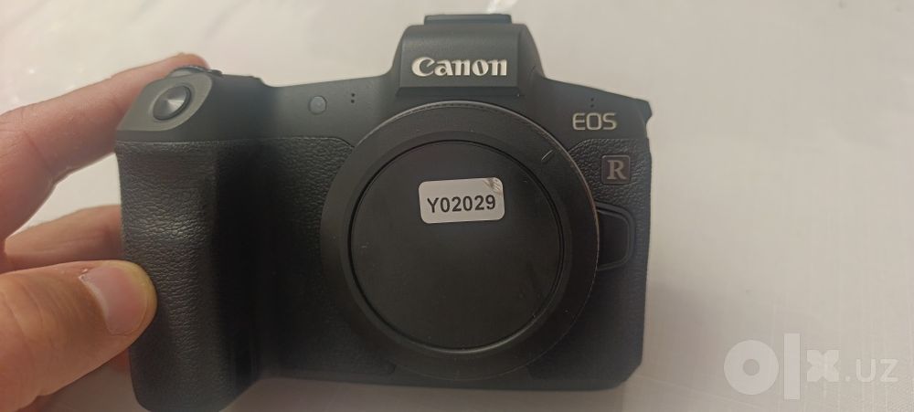Canon EOS R  (body)