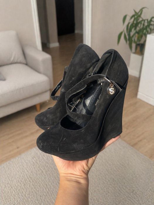 Разная обувь туфли, сапоги