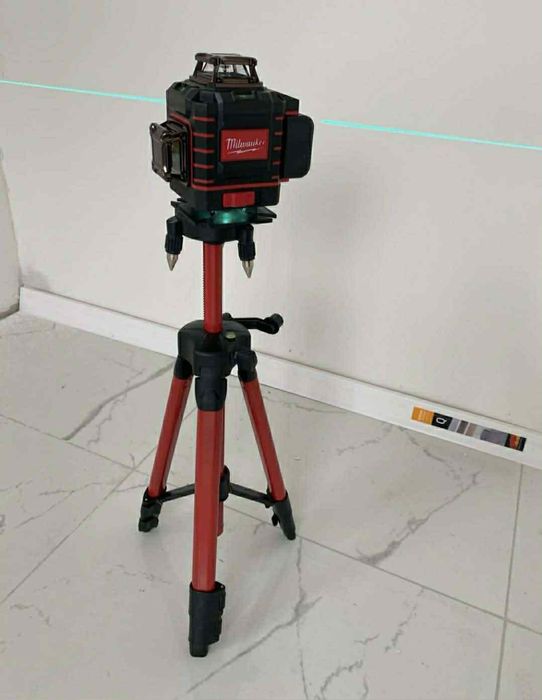 Самонивелиращ Акумулаторен Лазерен Нивелир Milwaukee Милуоки 4D