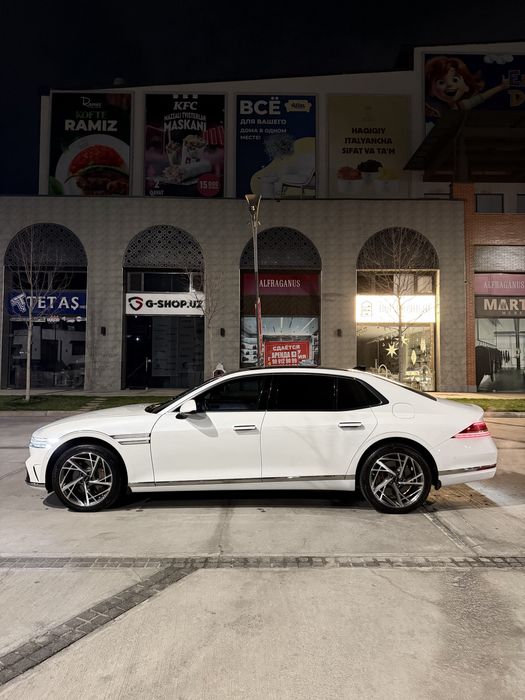 Genesis G90 Full