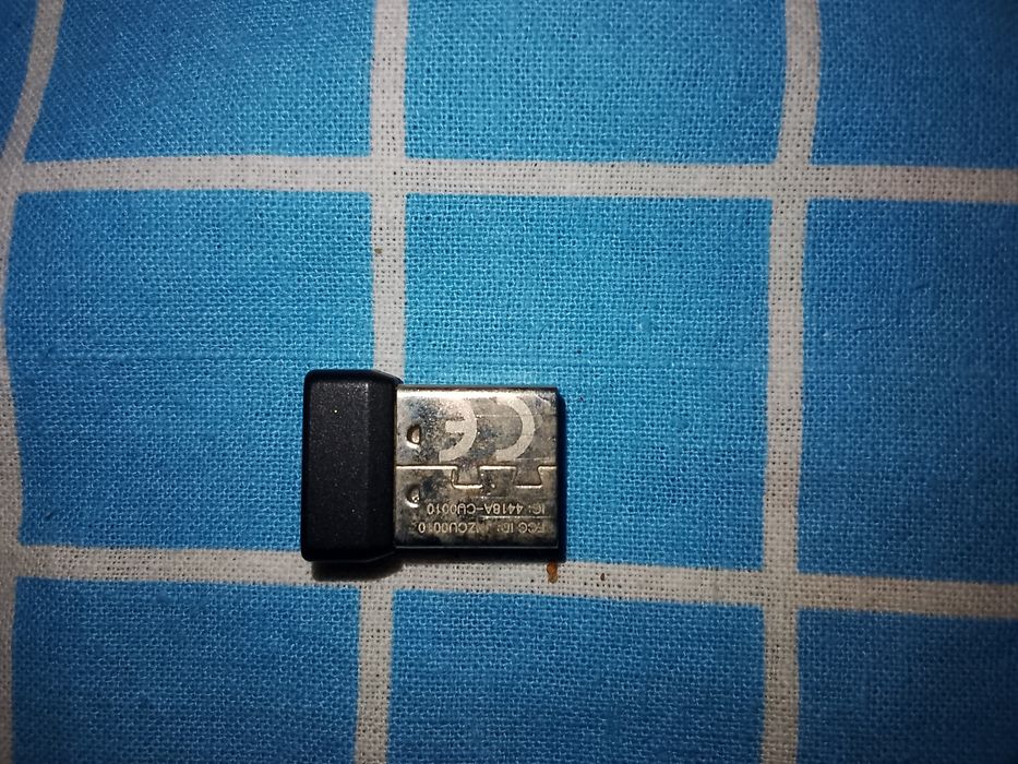 Продам USB-Приемник Logitech