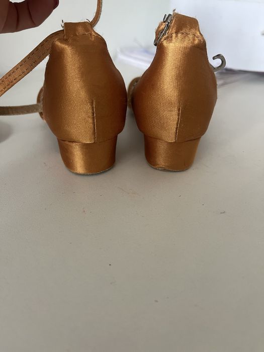 Туфли для танцев на девочку