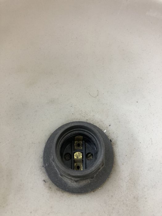 Продам люстру