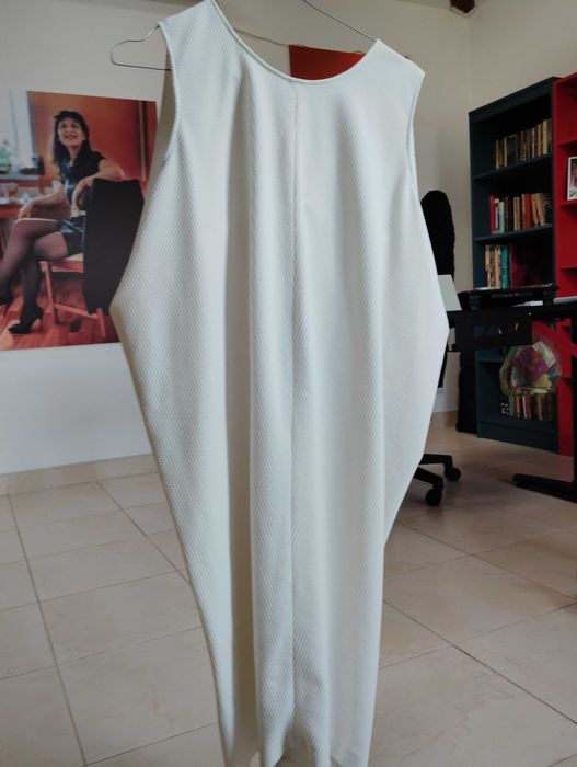 Продавам бутикови тоалети на Sandro и Joseph Ribkoff, неупотребявани,размер М!