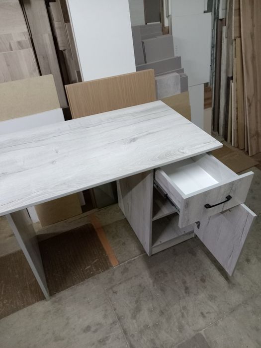 Продам письменный стол