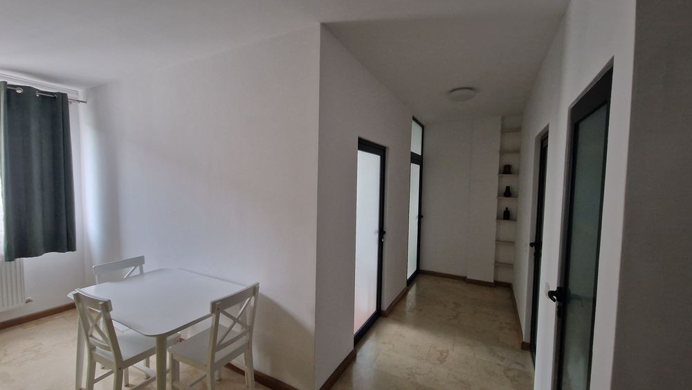Apartament 2 camere decomandat zona Vivo  str.Razoare 7