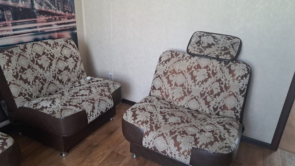 Продам мягкую мебель и шкаф