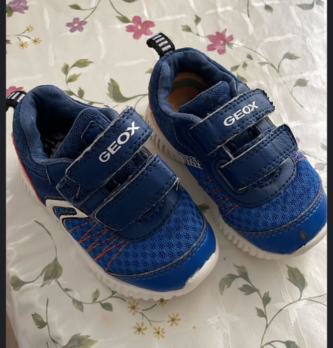 Кроссовки для маленьких