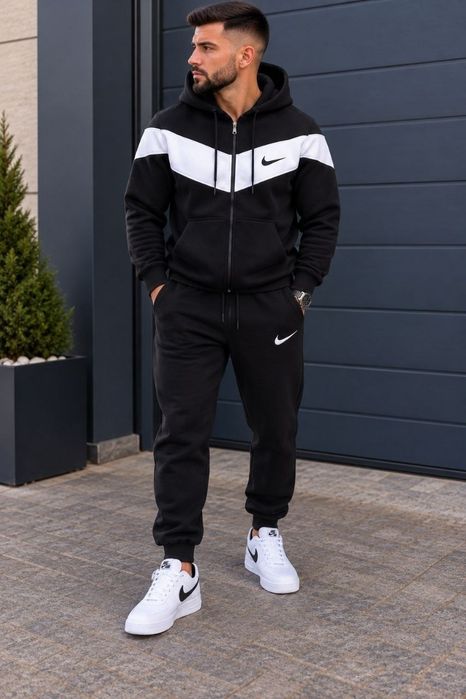 Trening bumbac gros unisex disponibile pe mai multe culori
Negru
M L L