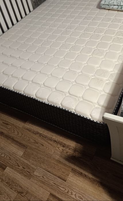 Срочно продам матрас