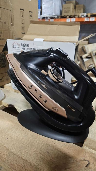 Безкабелна ютия с поставка DCG DB8030, Мостра