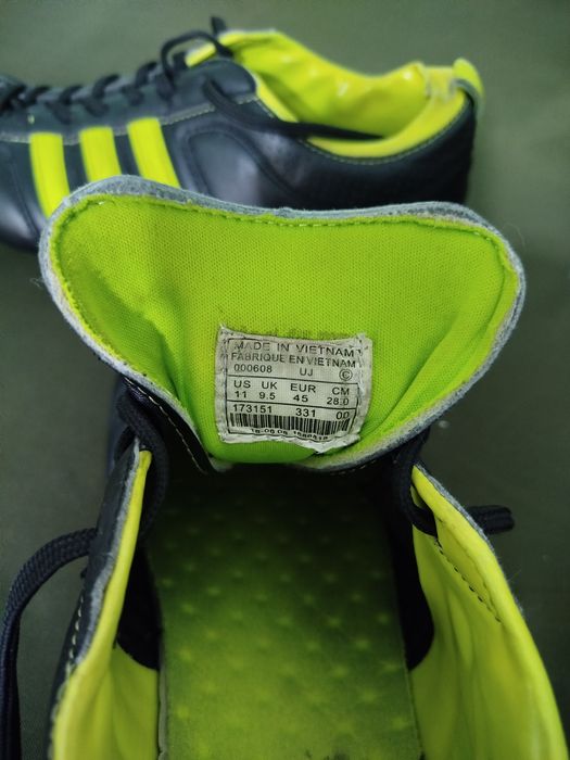 Продам кожаные бутсы.