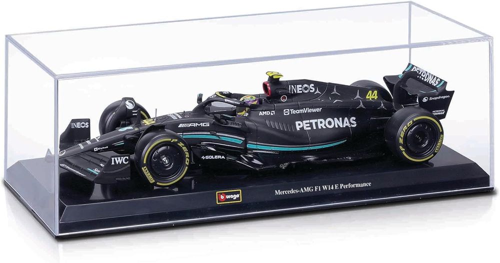 Bburago - модел на кола 1:24 - Mercedes W14 с пилот - Hamilton