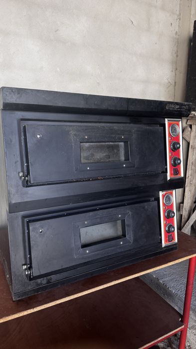 Печь для пицци.