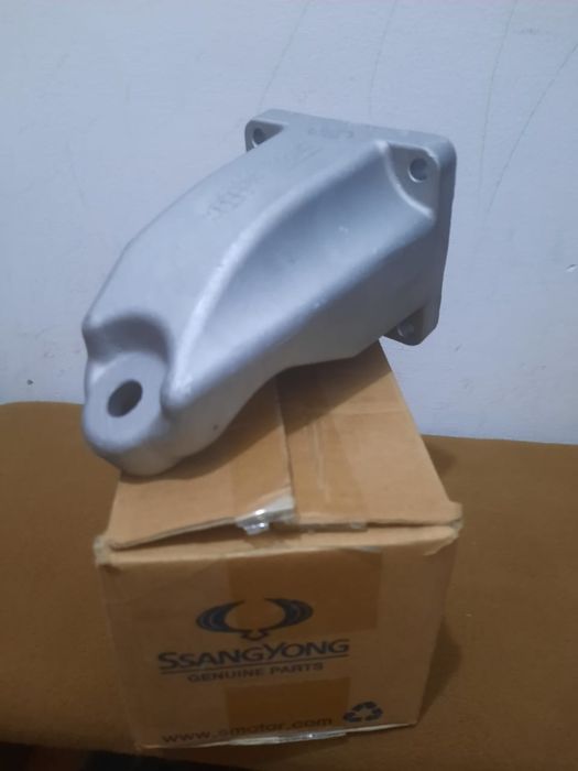 Крепление двигателя подушки