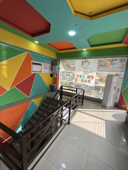 Bulung'ur tuman markazida joylashgan 400 kv.m Noturar Bino Sotiladi.