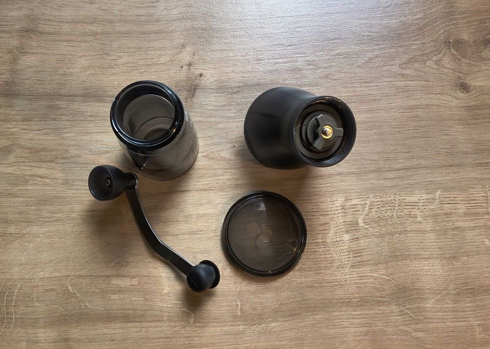 Rasnita manuala pentru cafea Hario Mini Mill Slim Plus