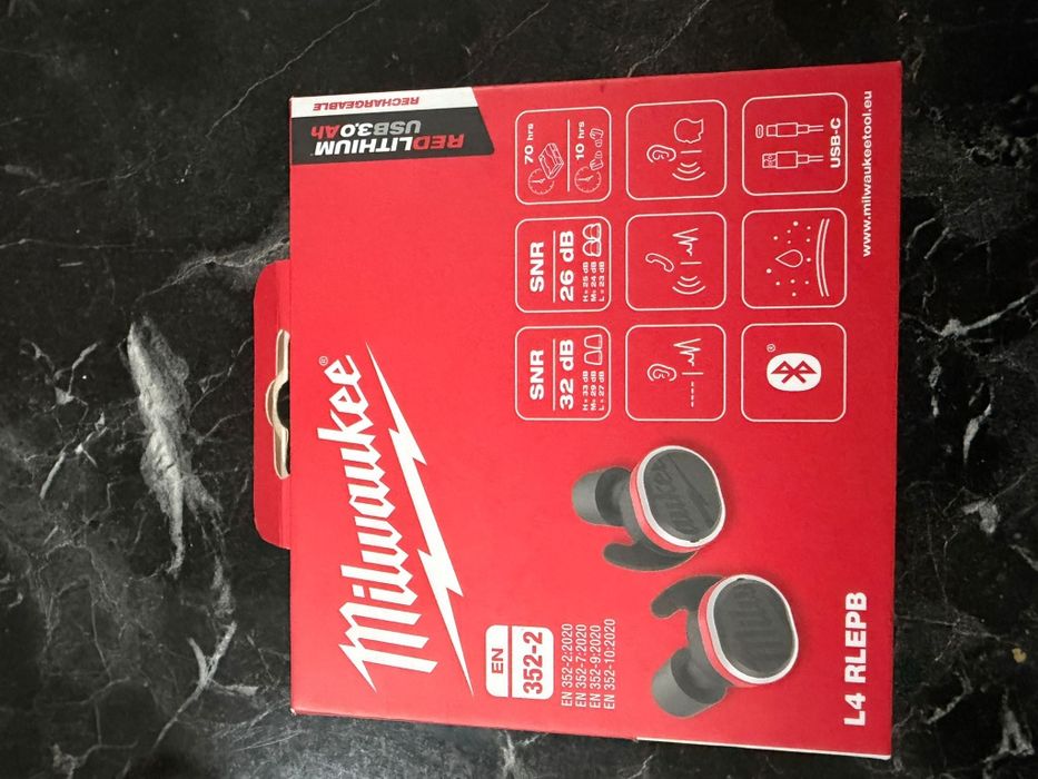 Casti Milwaukee L4RLEPB-301 cu Bluetooth, reincarcabile USB, protectie auditiva profesionala NOI