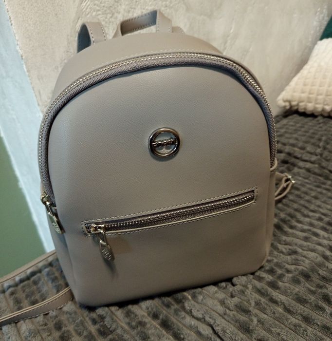 Нова дамска раница