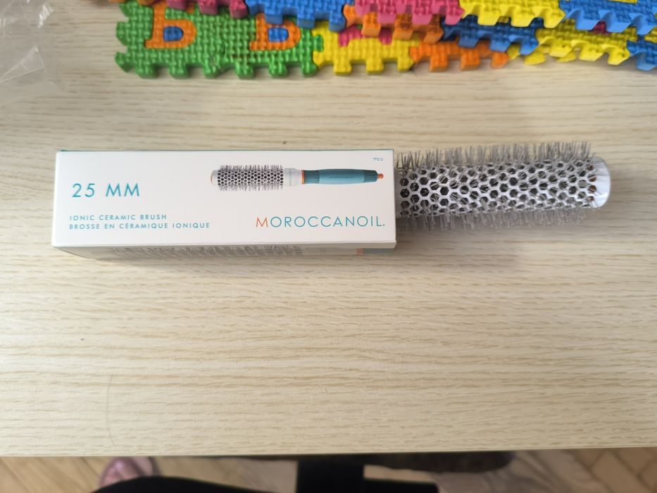 Нова Кръгла керамична четка - йонна Moroccanoil Round Ceramic 25мм