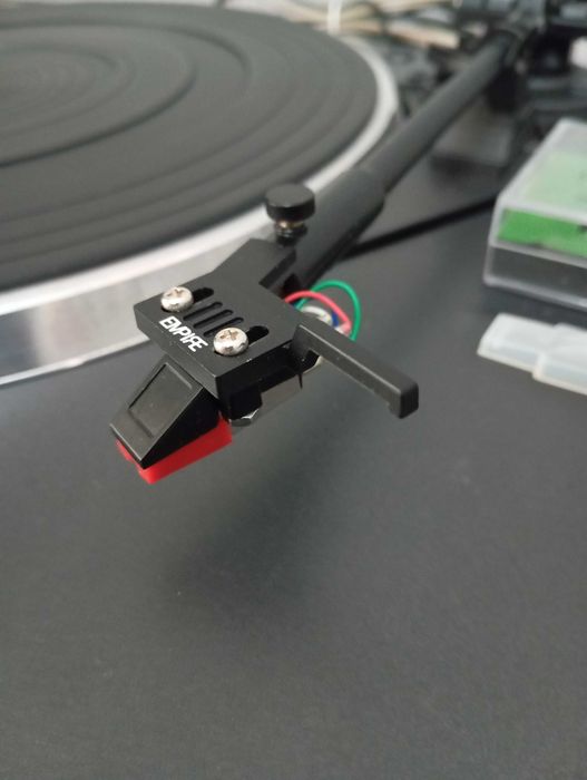 ONKYO проигрыватель винил дисков.