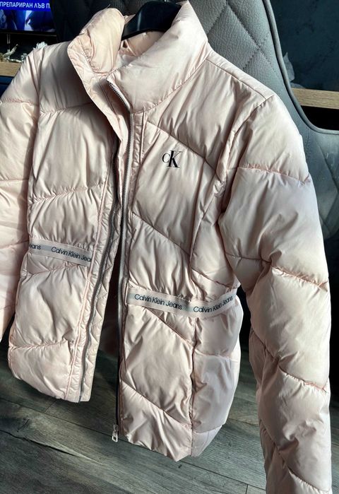 Calvin Klein Jeans яке, 14 години
