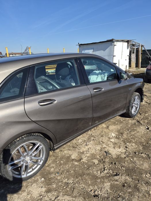 Piese dezmembrez Mercedes B clase 1.8 diesel 2012