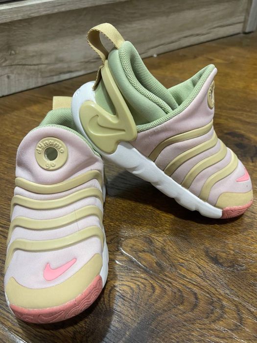 Кроссовки на девочку