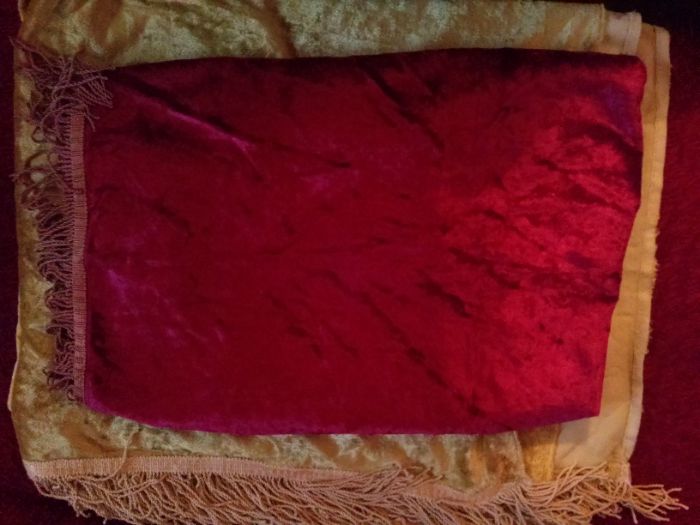 Кърпи /кухненски/ за хранене, пердета и плюшена покривка