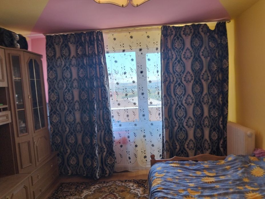 Vând apartament sau schimb cu casa