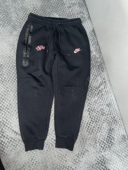 tech fleece syna world