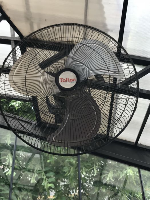 Продава професионални вентилатори за висящ монтаж