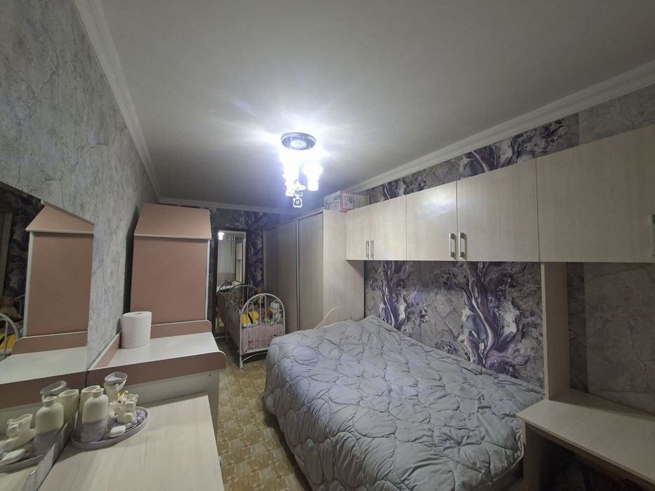 Продается 4х комнатная квартира. 2 этаж. Атлас. Фрунзе.