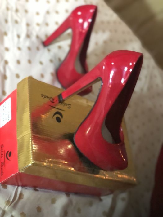 Аёллар оёқ кийими