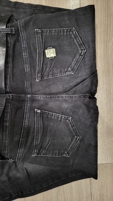 Продавам дамски дънки Dsquared и Colibri