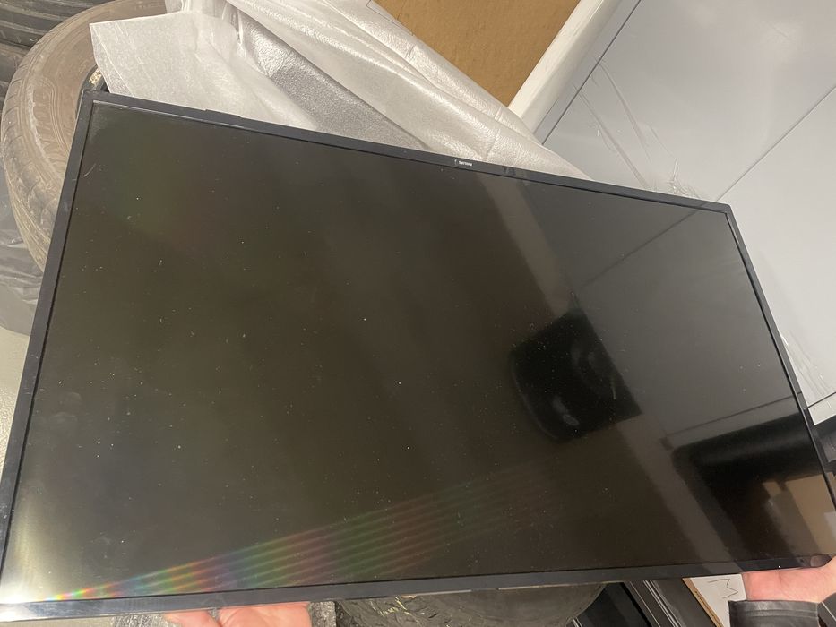 Vand televizor Philips diagonala 108 cm, Full HD.