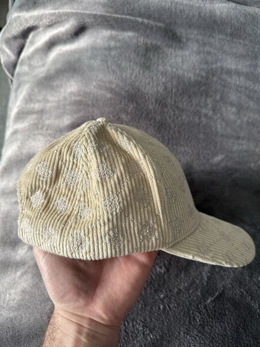 Guess baseball sapca unisex bej material reiat cu logo noua origina