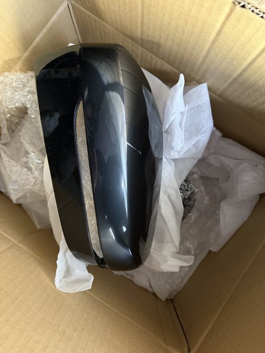 Оригинальные крышки зеркал BMW 5 Series G30