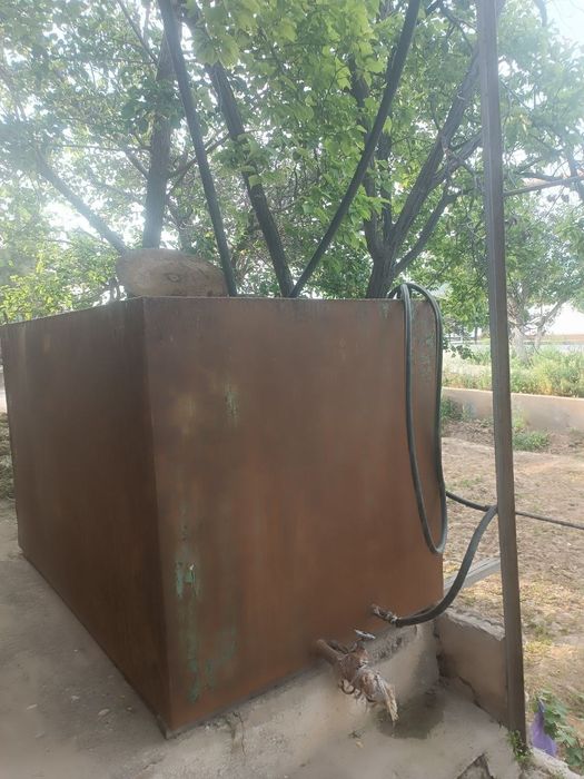 Темир дарвоза, бак, тош