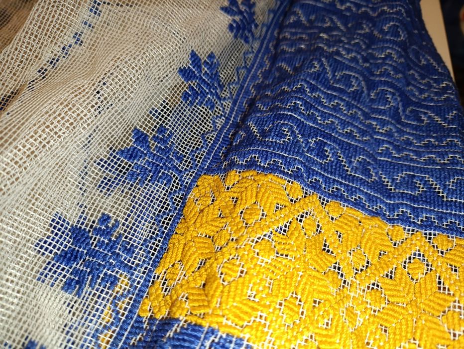 Costumație Tradițională Anul 1981 Pentru  Ocazie Specială or  Expoziți