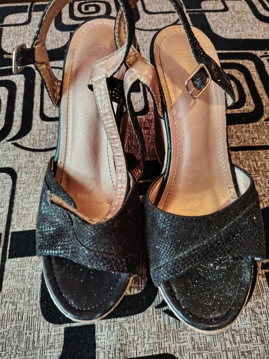 Sandale cu toc elegante