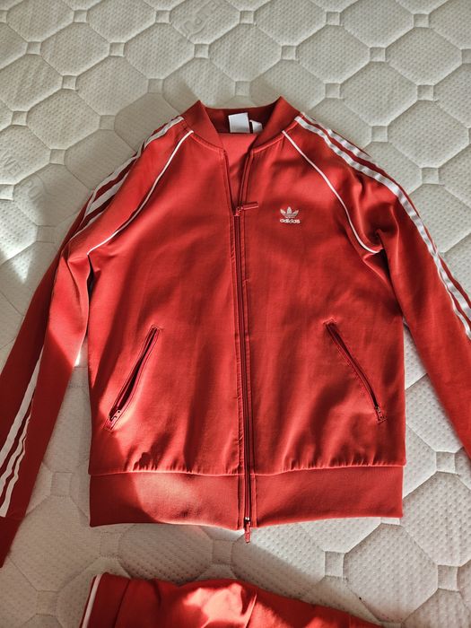 Pantalon trening Adidas dama rosu si mov cu negru 38-40, 80 lei bucata