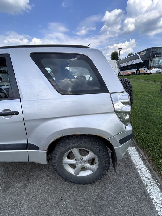 Vând Suzuki Grand Vitara !
