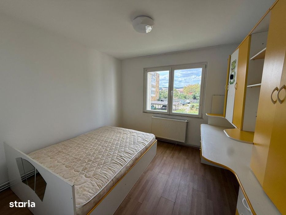 AA/415 De închiriat apartament cu 3 camere în Tg Mureș - Unirii — fotografia 3